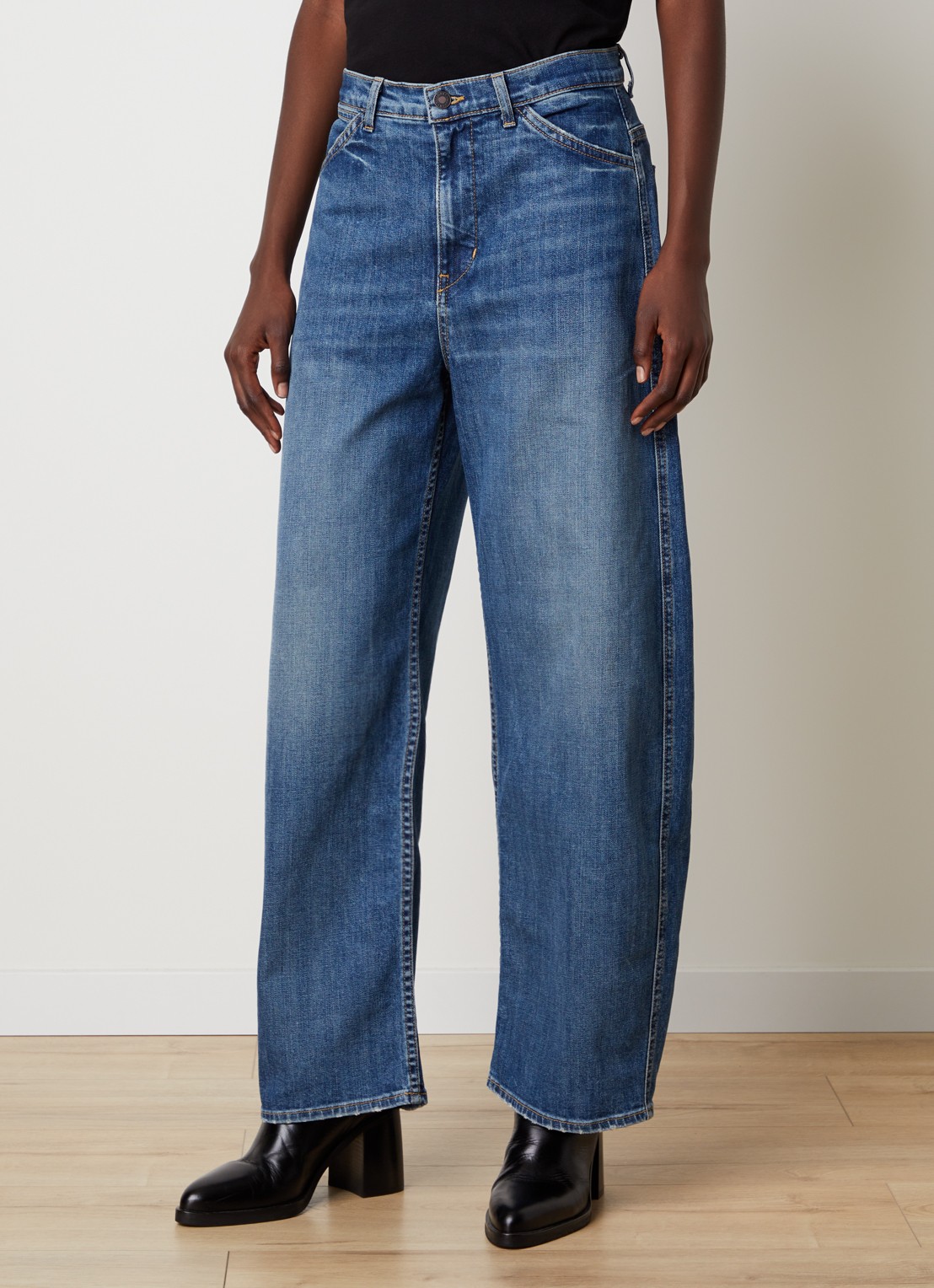 J.W. Anderson Tribeca high waist wide leg jeans met medium wassing - detail jeans