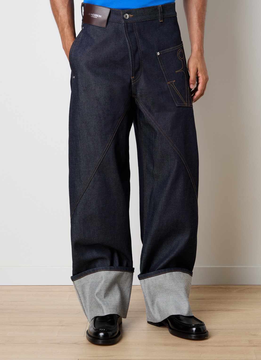 J.W. Anderson Wide leg jeans met donkere wassing - detail 3 indigo