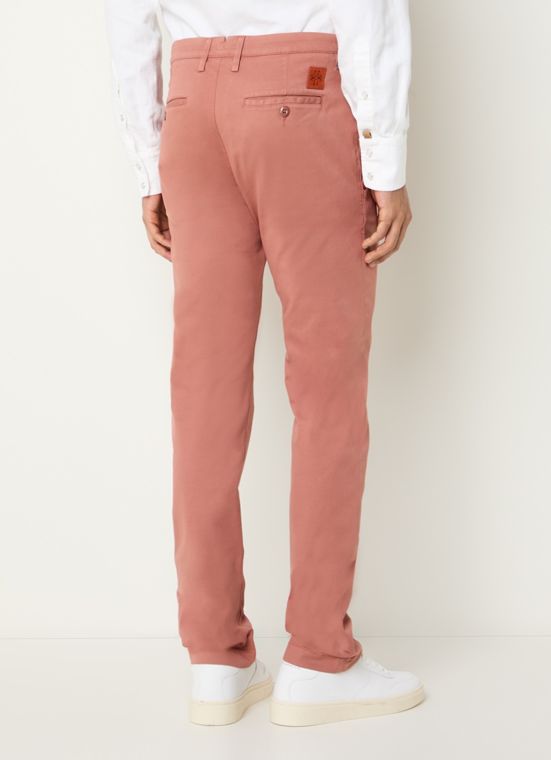 Jacob Cohën Bobby slim fit chino met steekzakken - achterkant 5 zalmroze