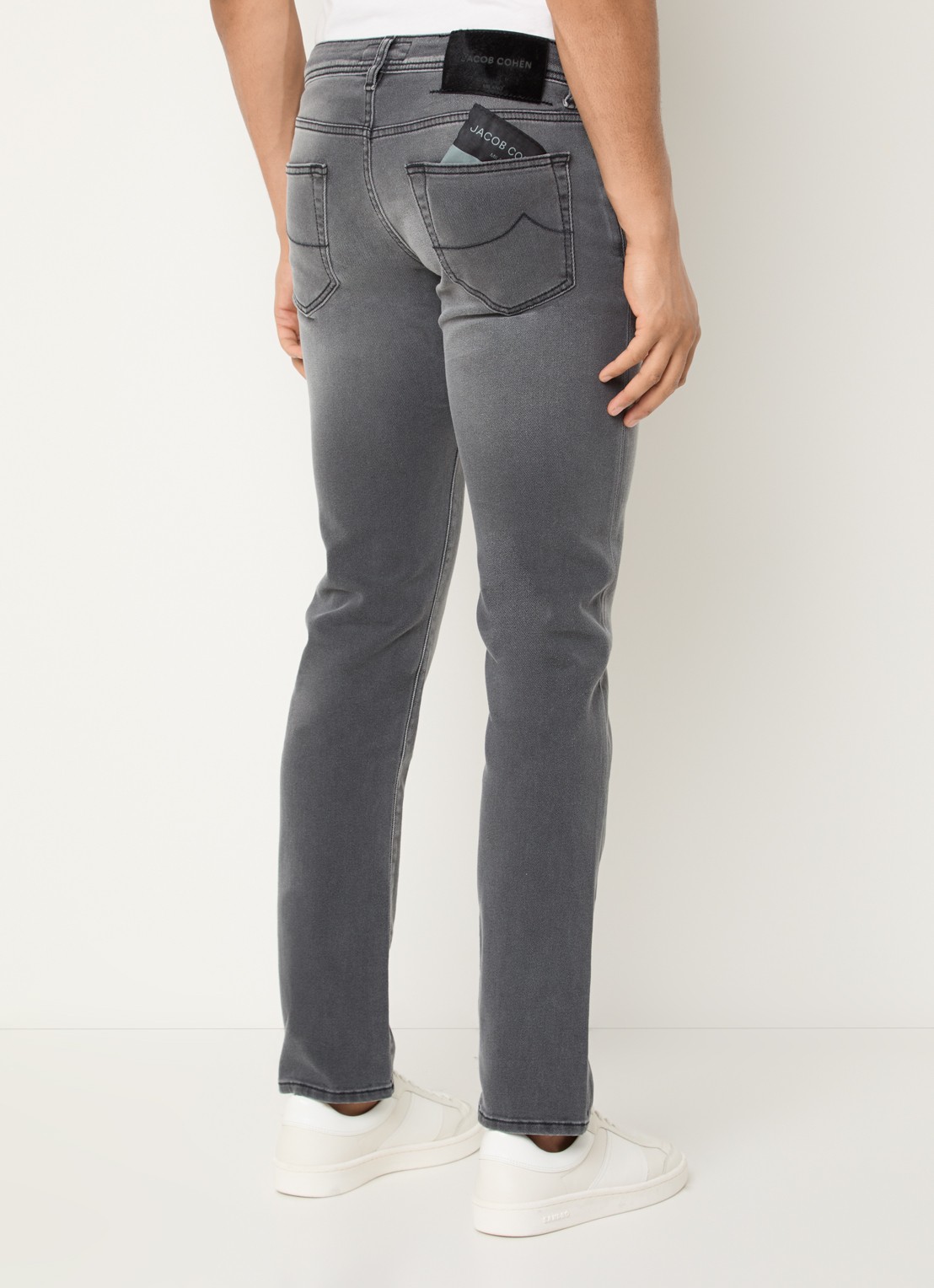 Jacob Cohën Nick slim fit jeans met gekleurde wassing - achterkant donkergrijs