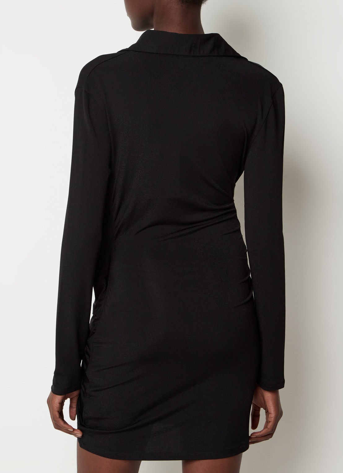 Jacquemus Bahia mini wikkeljurk met V-hals - achterkant zwart