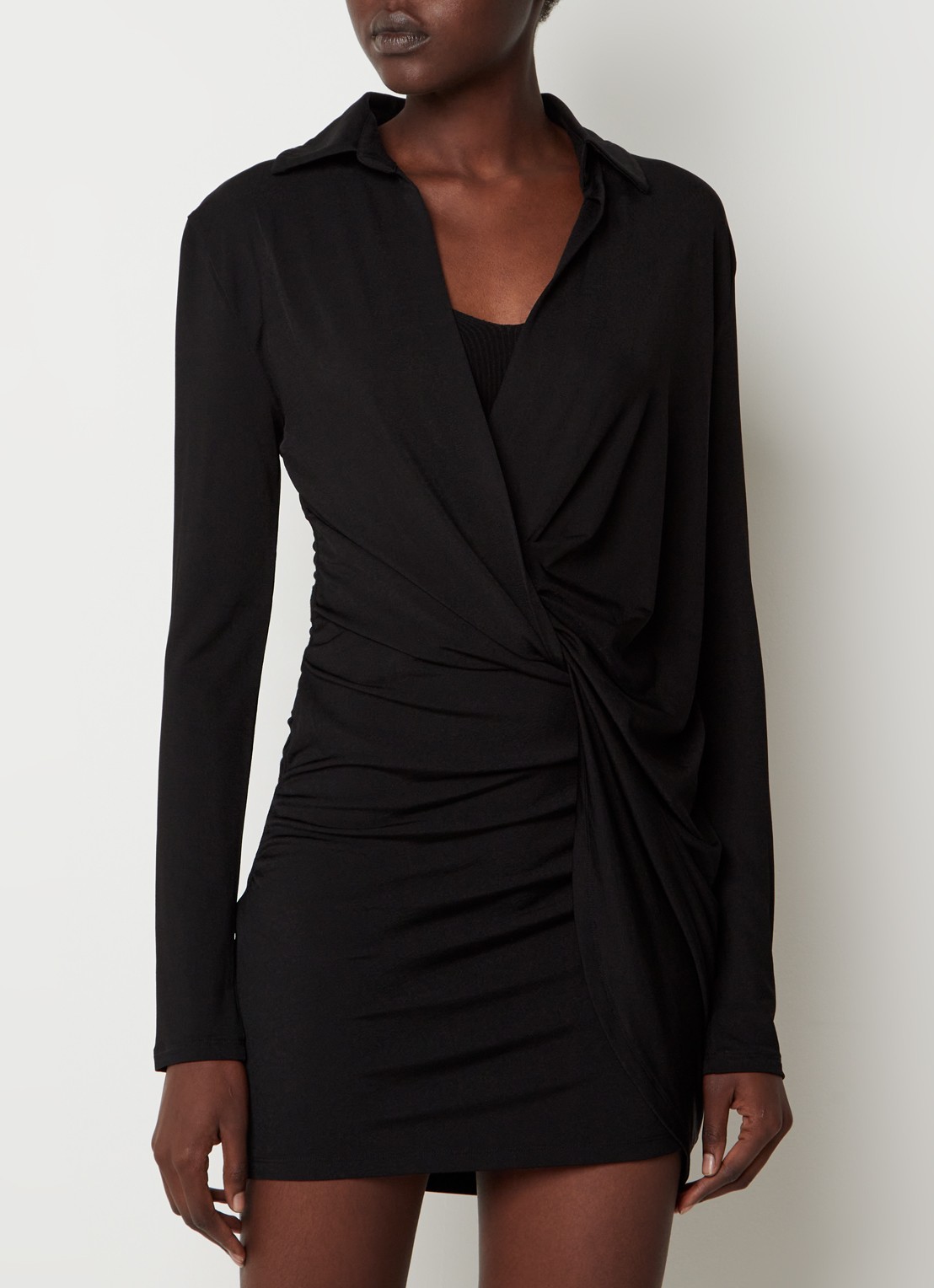 Jacquemus Bahia mini wikkeljurk met V-hals - detail 2 zwart