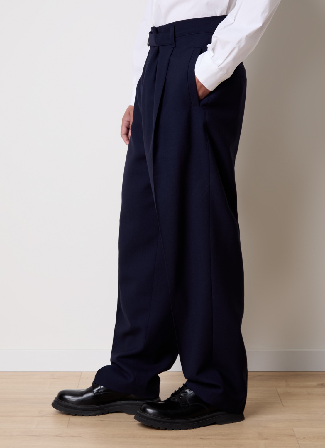 Jacquemus Canevas loose fit pantalon van wol met ceintuur - detail 2 donkerblauw