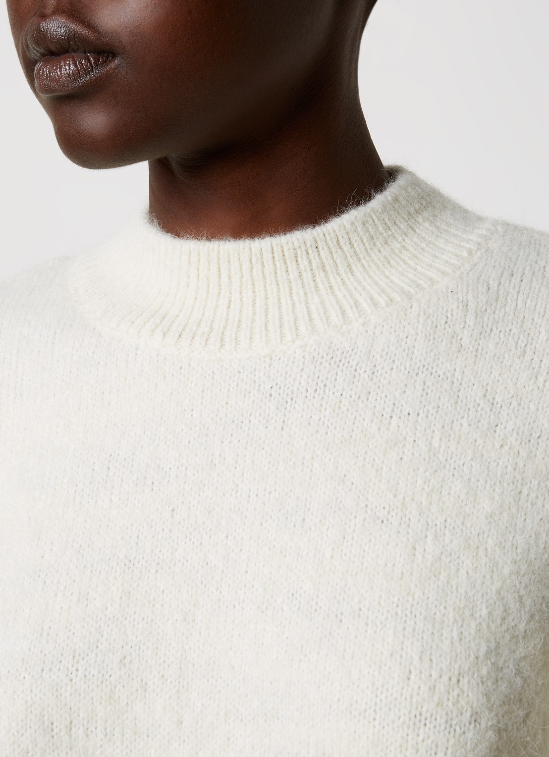 Jacquemus Fijngebreide trui in alpaca wolblend met backprint - detail 3 gebroken wit