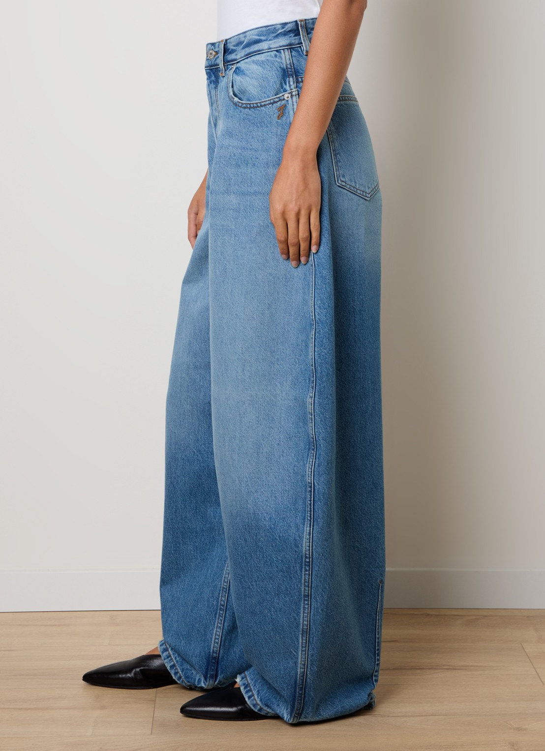 Jacquemus High waist wide fit jeans met medium wassing - detail 2 indigo