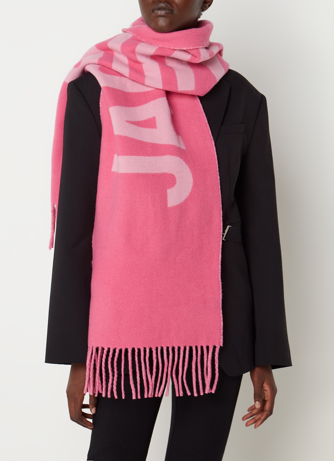 Jacquemus L'Echarpe sjaal van wol met logoprint 180 x 35 cm - voorkant 3 roze