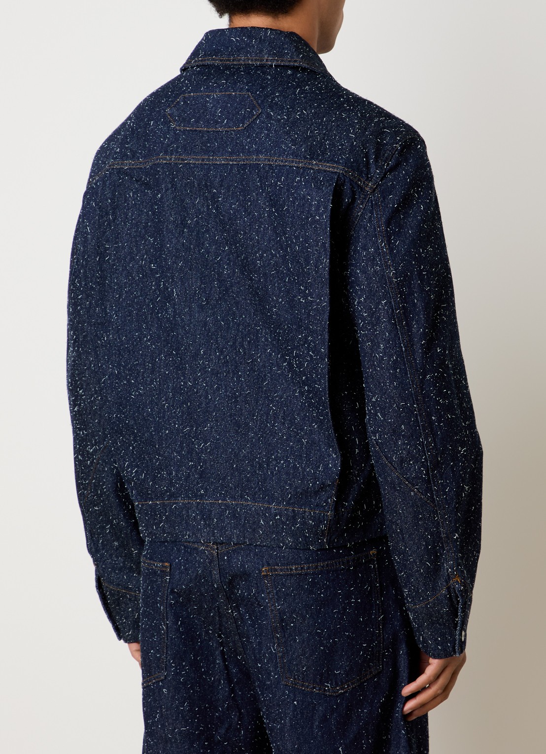 Jacquemus La Veste spijkerjas met structuur - achterkant 6 indigo