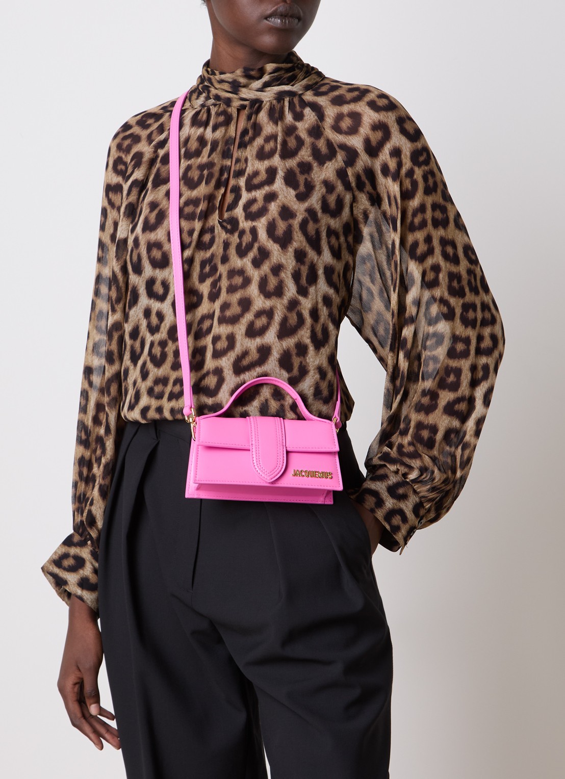 Jacquemus Le Bambino mini handtas van leer - voorkant 2 roze