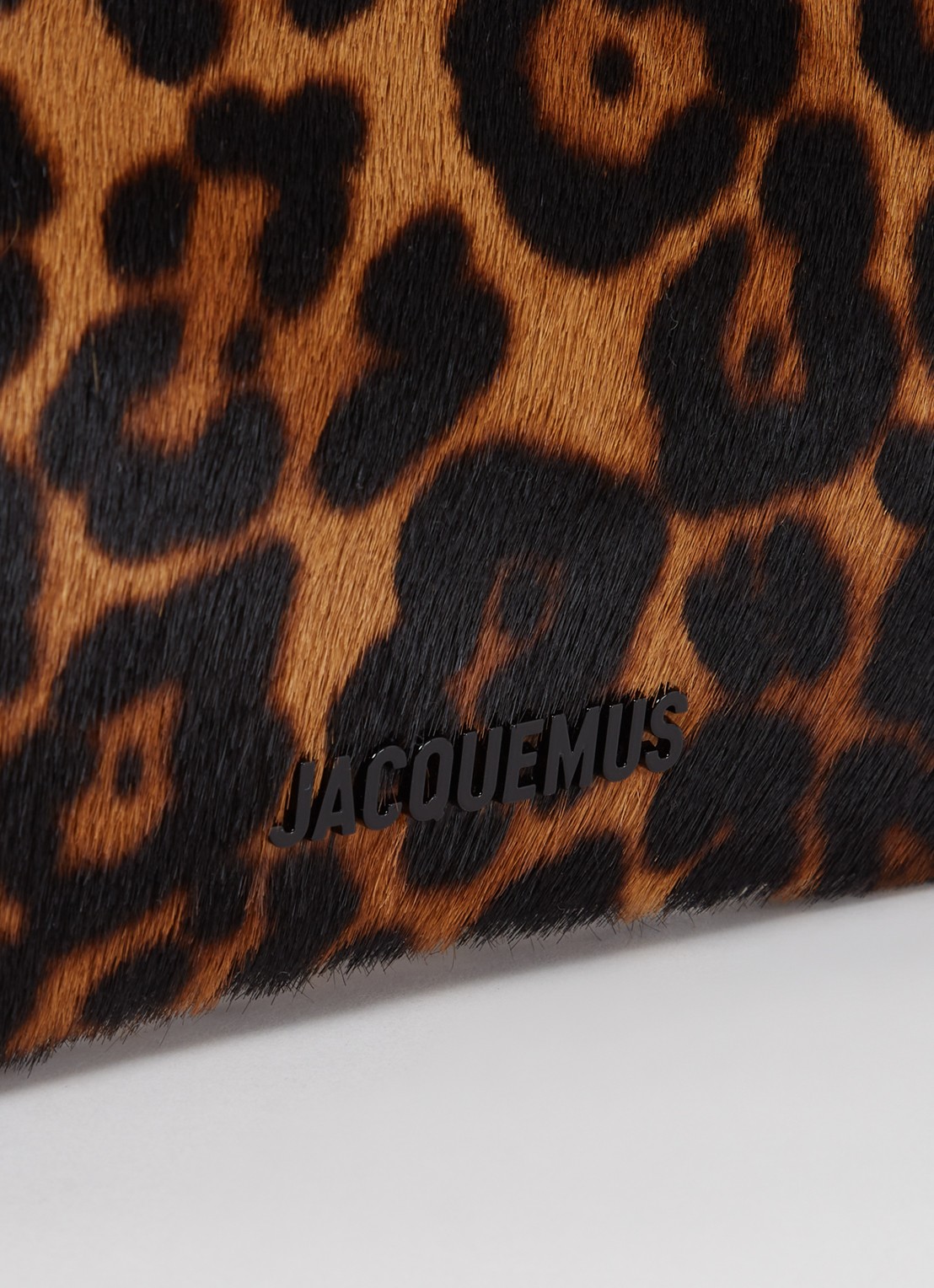 Jacquemus Le Bisou Perle schoudertas van leer met dierenprint en structuur - detail 6 bruin