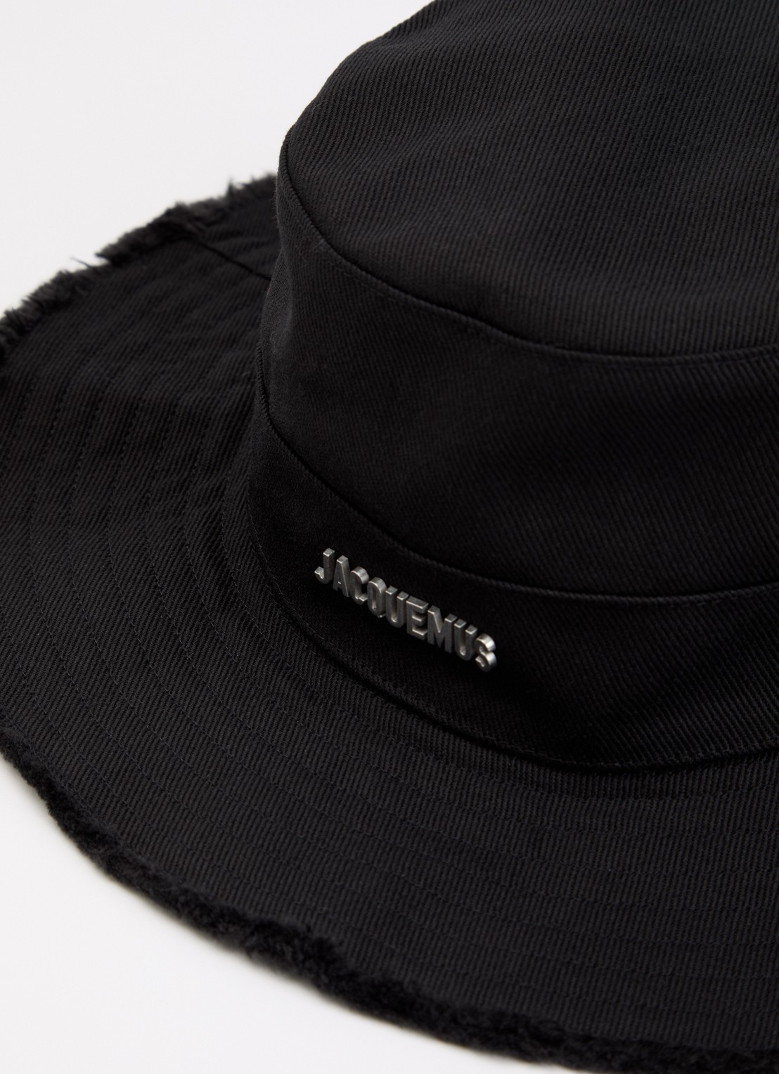 Jacquemus Le Bob Artichaut bucket hoed met logo - detail zwart