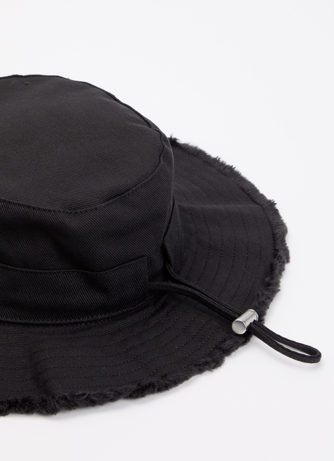 Jacquemus Le Bob bucket hoed met logo - detail zwart