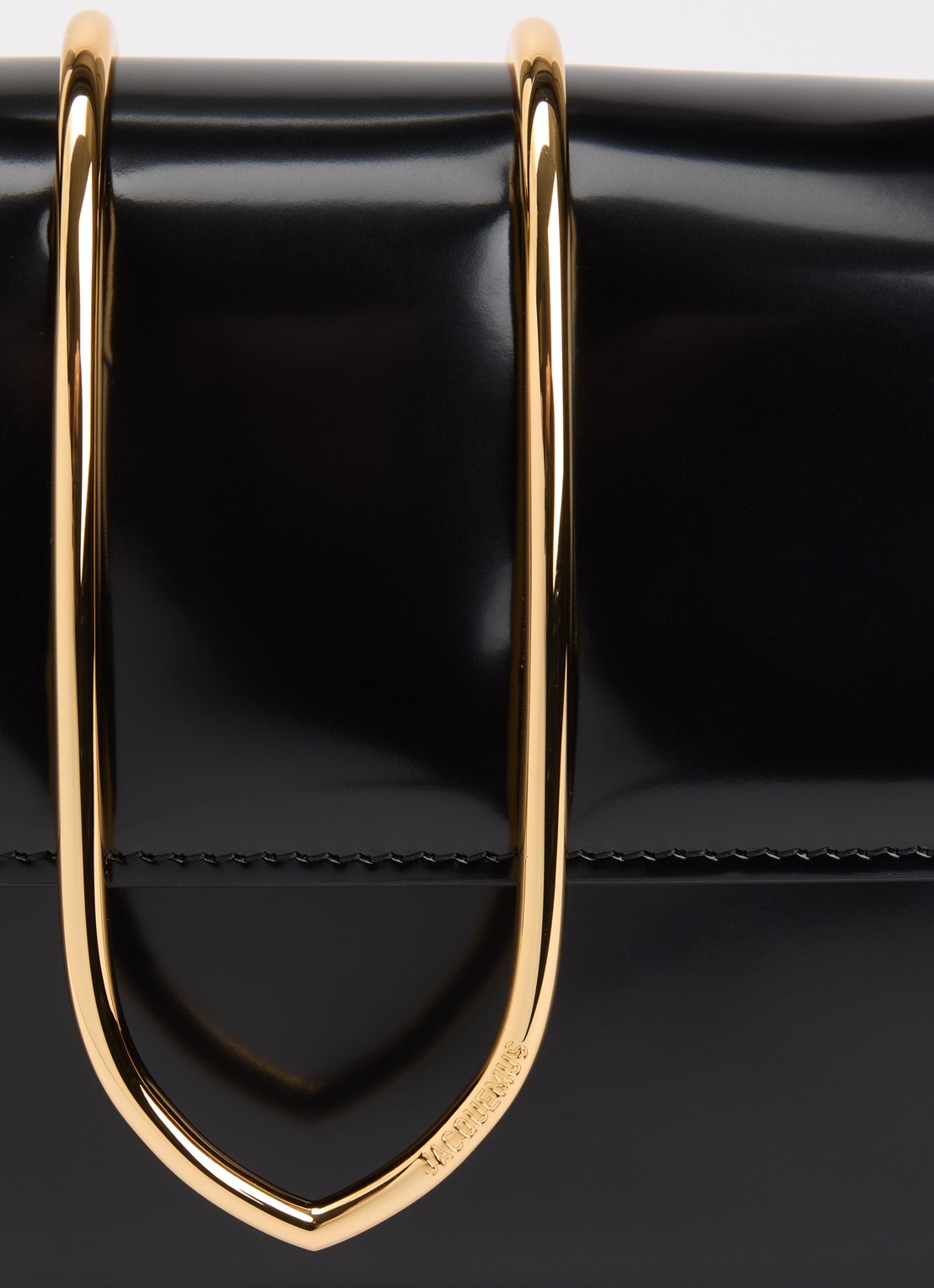 Jacquemus Le Grand Bambino van leer met lakfinish - detail 3 zwart