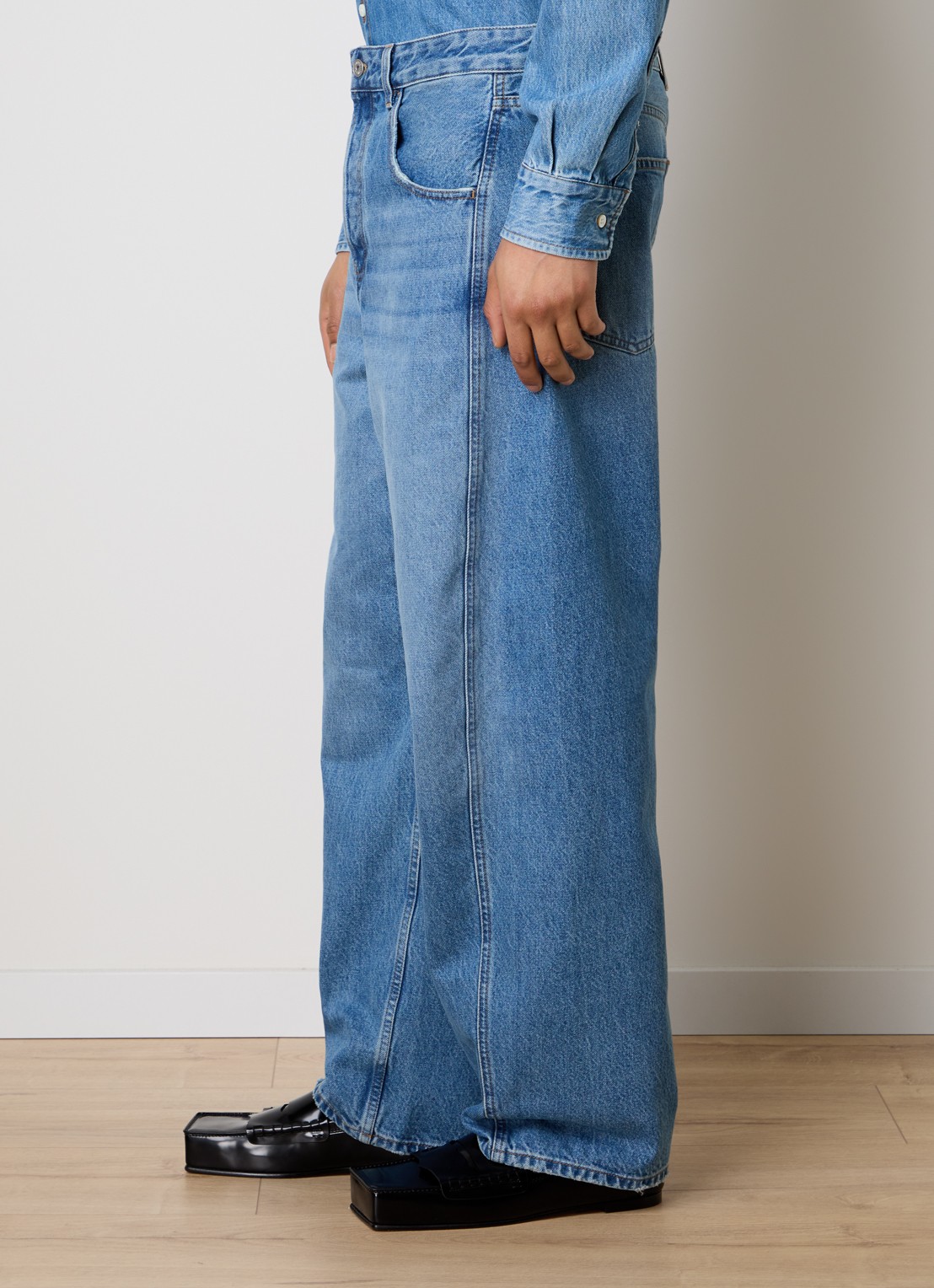 Jacquemus Le Mirada De-Nimes loose fit jeans met medium wassing - detail 5 indigo