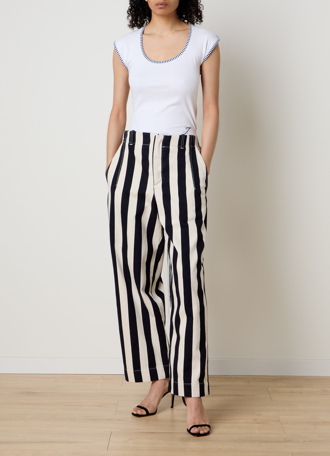 Jacquemus Le Parasol high waist loose fit jeans met streepprint - voorkant 5 gebroken wit