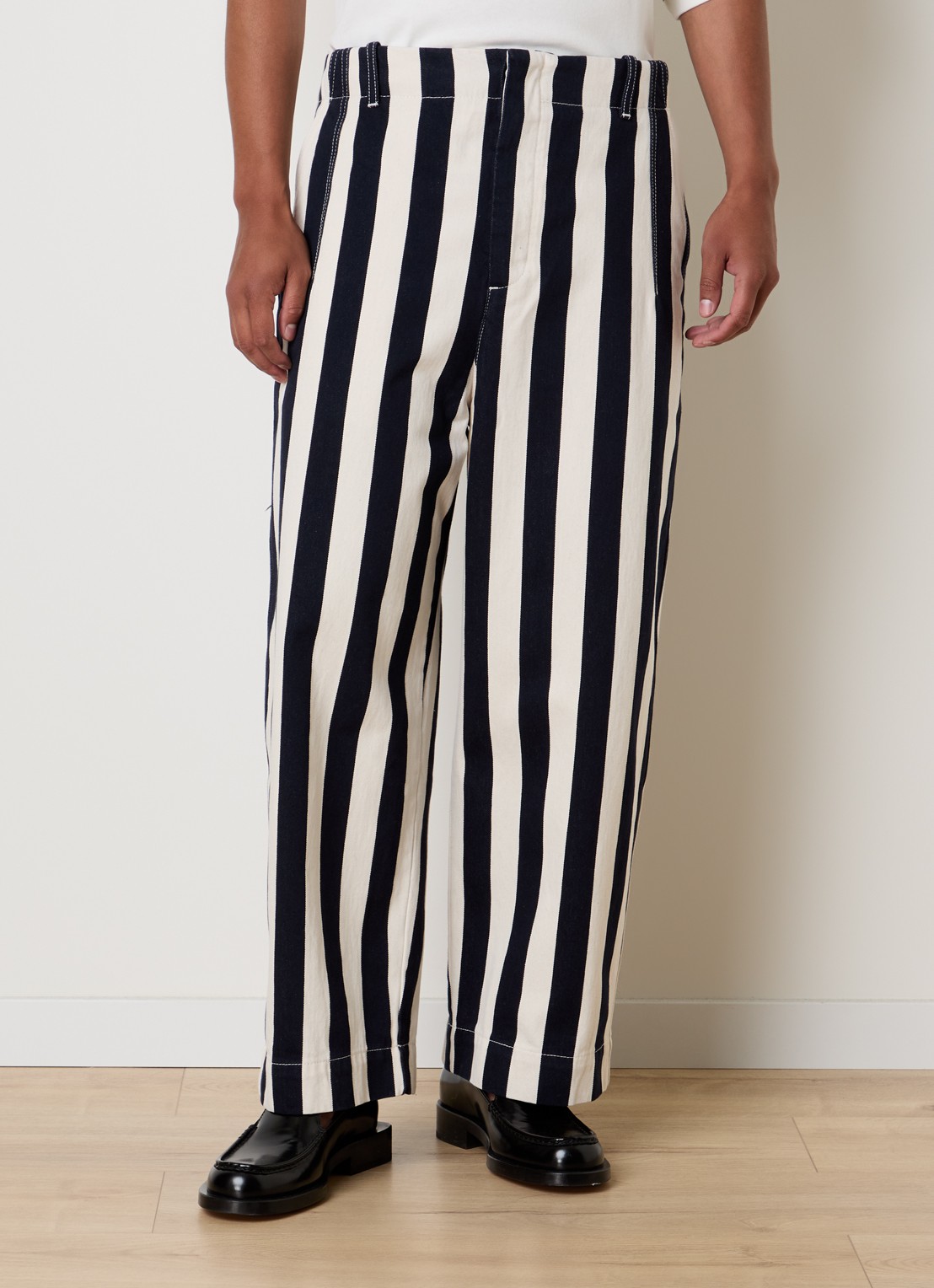 Jacquemus Le Parasol loose fit jeans met streepprint - detail 4 donkerblauw