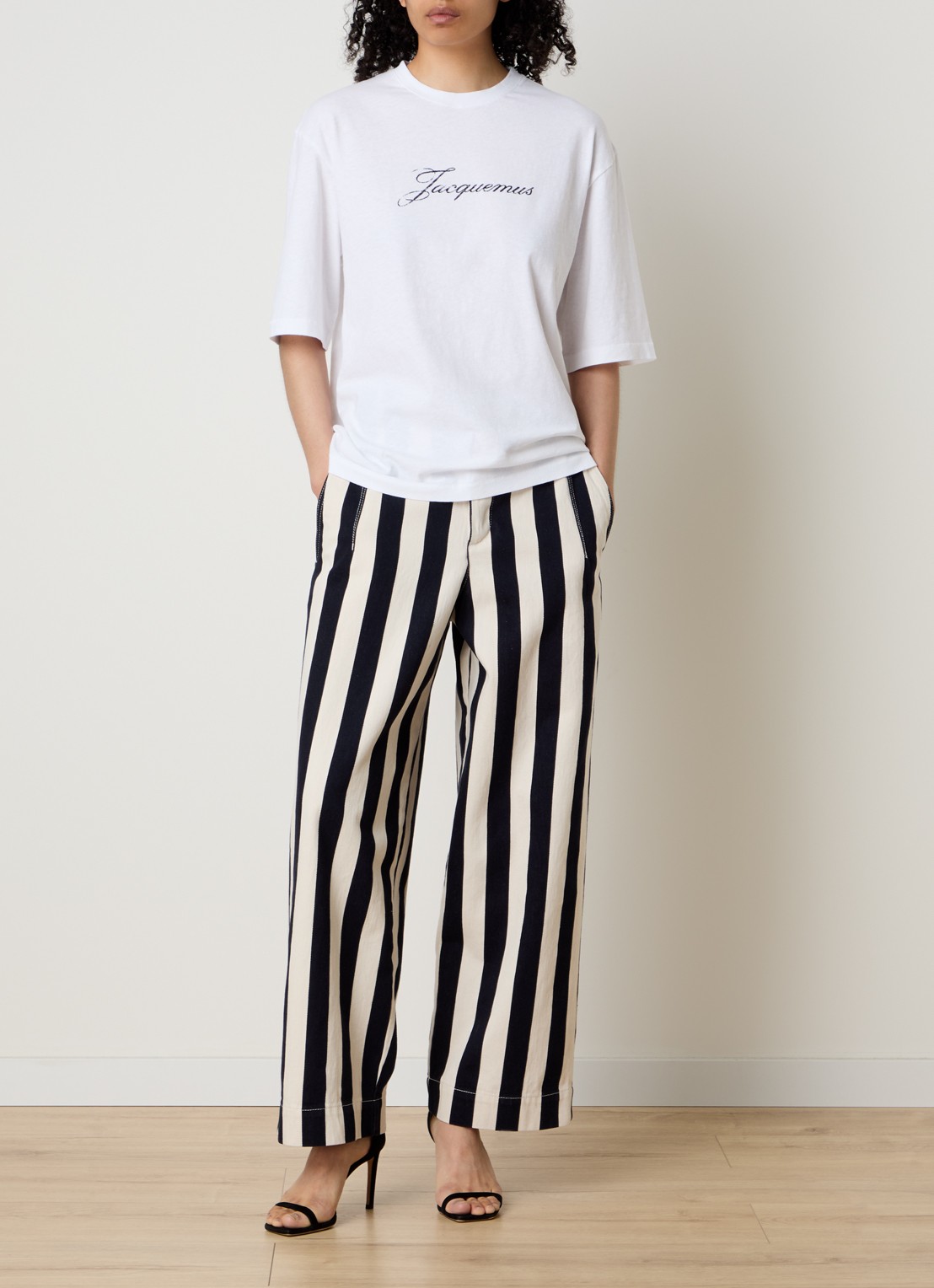 Jacquemus Le T-shirt met logoprint - voorkant 4 wit