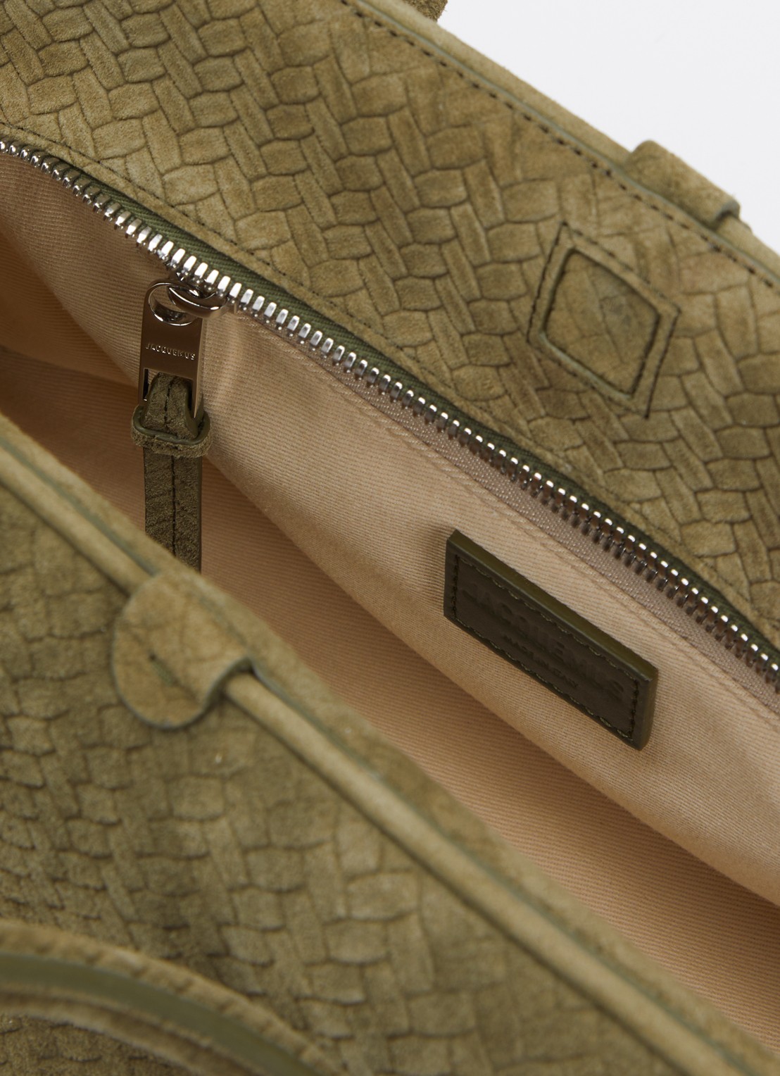 Jacquemus Le Turismo schoudertas van suède - detail 3 bronsgroen