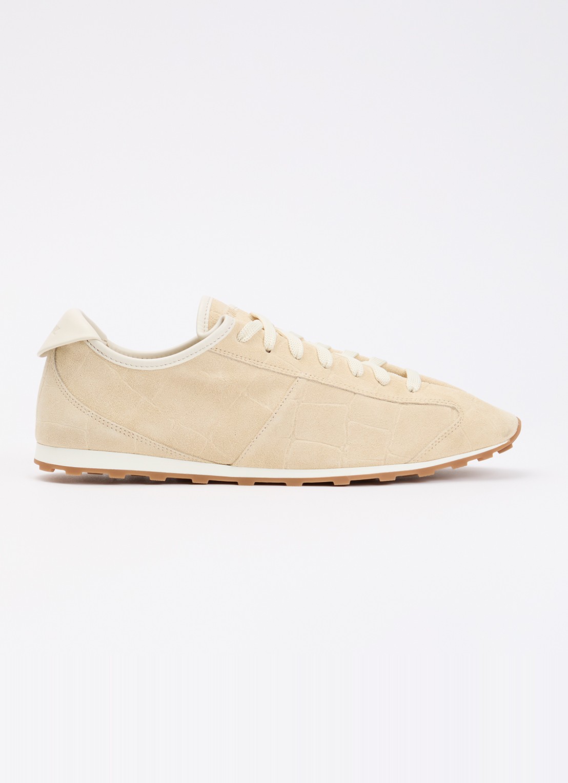 Jacquemus Les Tennis sneaker van kalfssuède met crocostructuur - voorkant ivoor