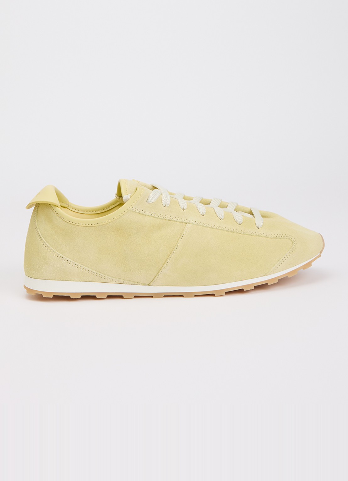 Jacquemus Les Tennis sneaker van kalfssuède - voorkant 6 lichtgeel