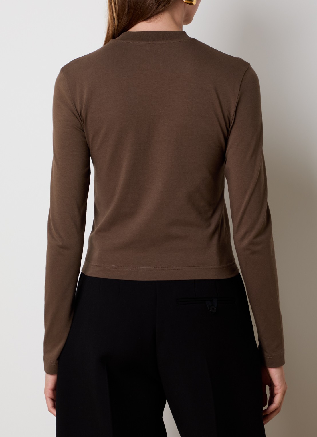 Jacquemus Longsleeve met logo - achterkant donkerbruin