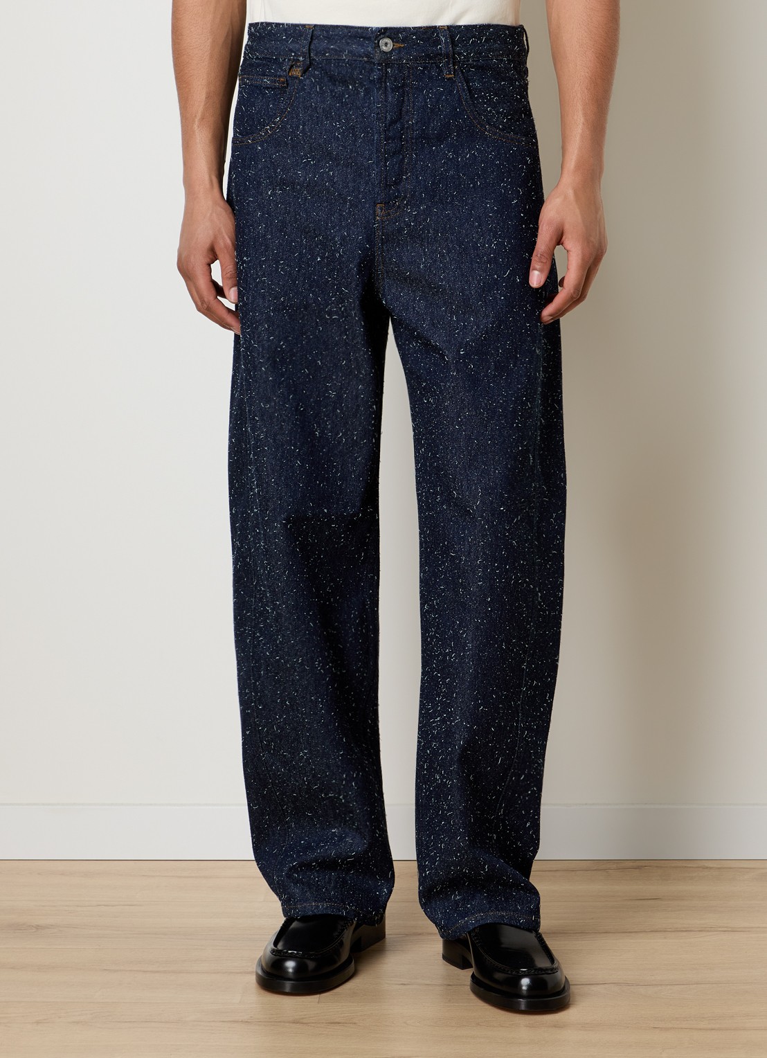 Jacquemus Loose fit jeans met donkere wassing en destroyed afwerking - detail 4 indigo