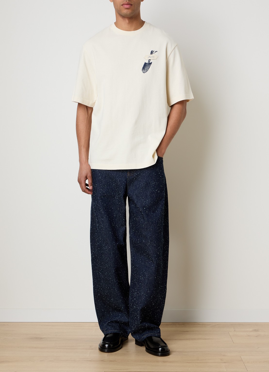 Jacquemus Loose fit jeans met donkere wassing en destroyed afwerking - voorkant 3 indigo