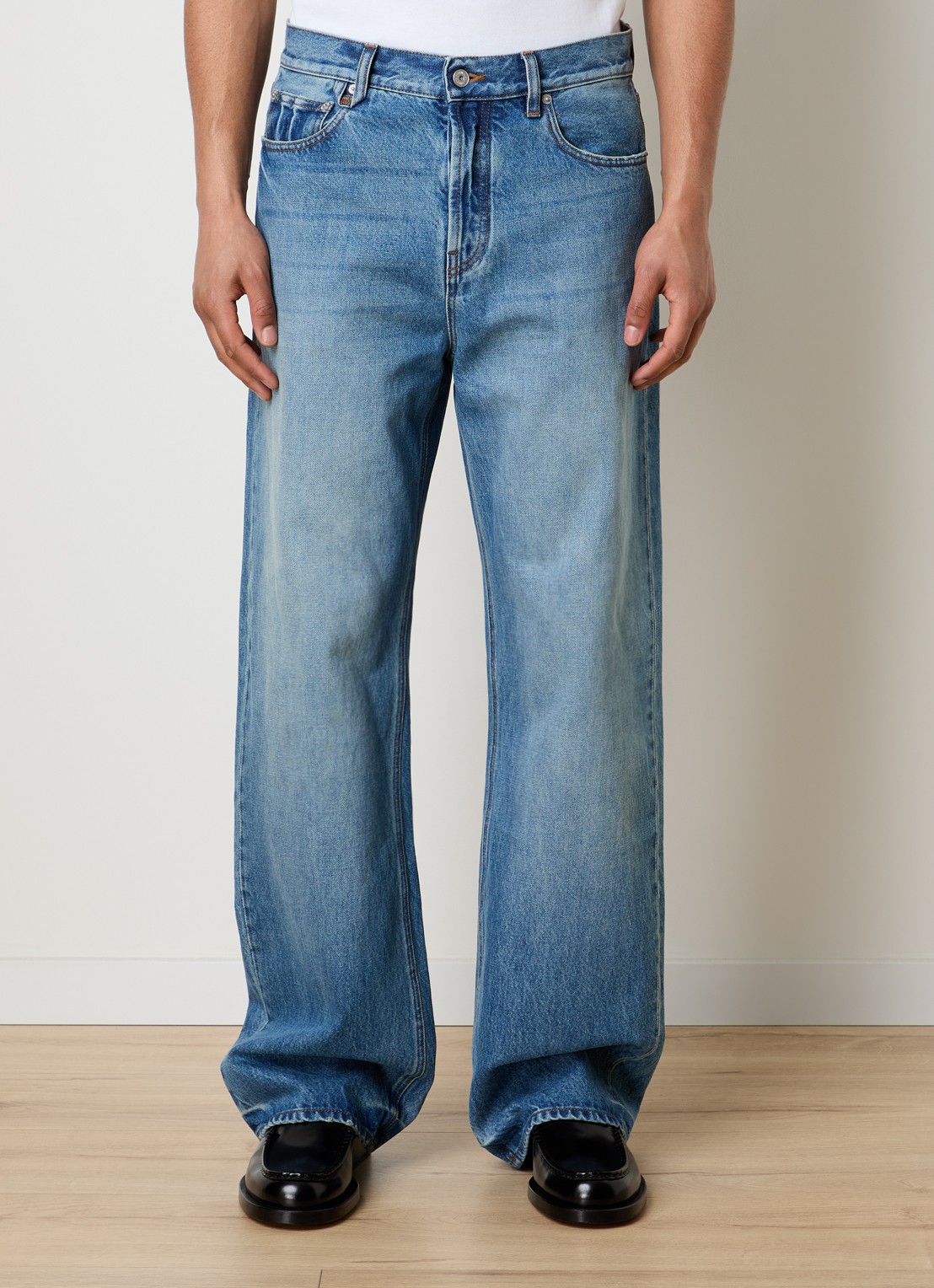 Jacquemus Loose fit jeans met medium wassing en steekzakken - detail 4 indigo