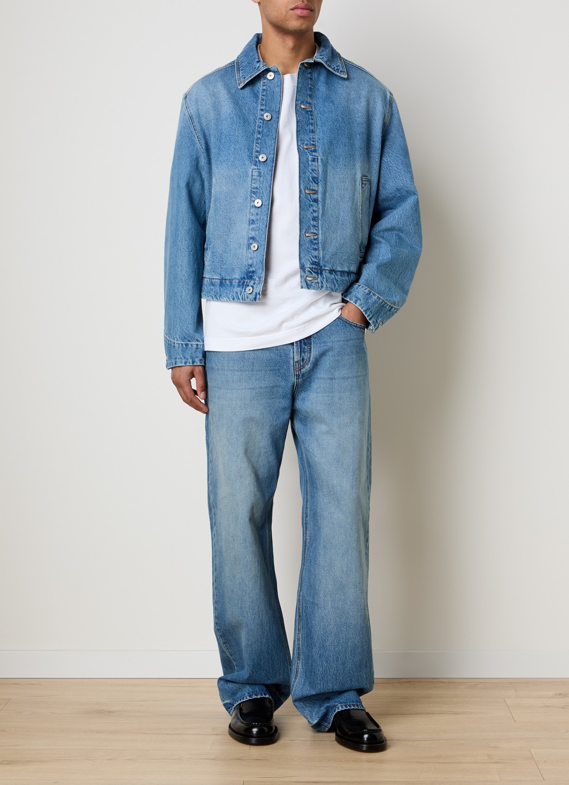 Jacquemus Loose fit jeans met medium wassing en steekzakken - voorkant 3 indigo