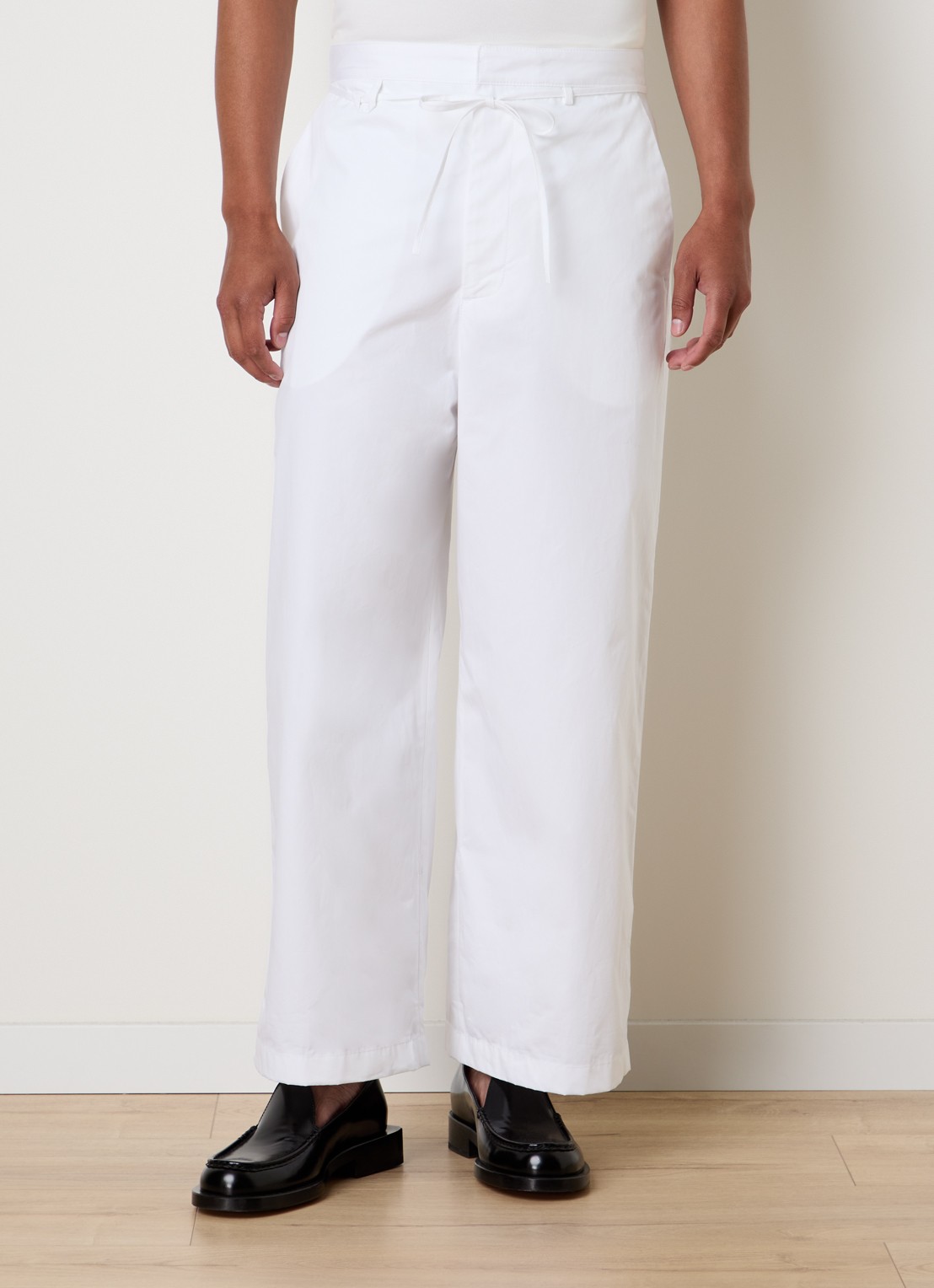 Jacquemus Marin loose fit broek met strikceintuur - detail 4 wit