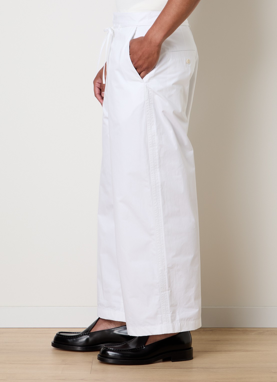 Jacquemus Marin loose fit broek met strikceintuur - detail 5 wit