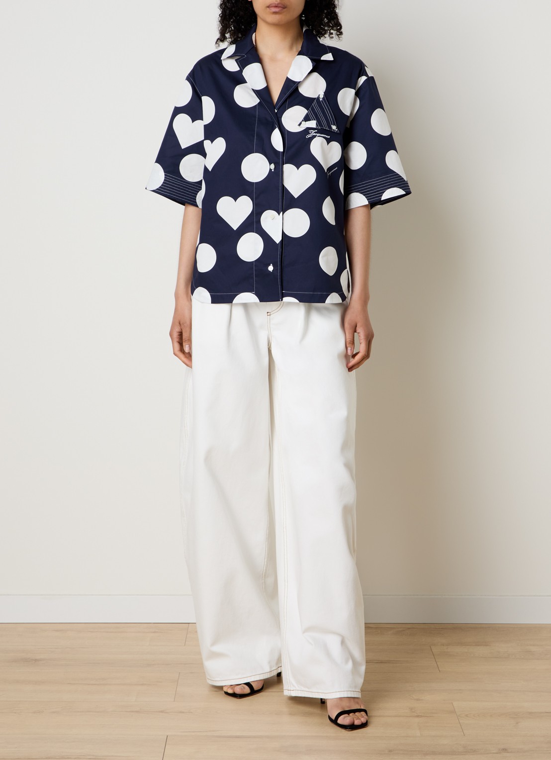Jacquemus Oval mid waist balloon fit jeans met gekleurde wassing - voorkant 6 wit