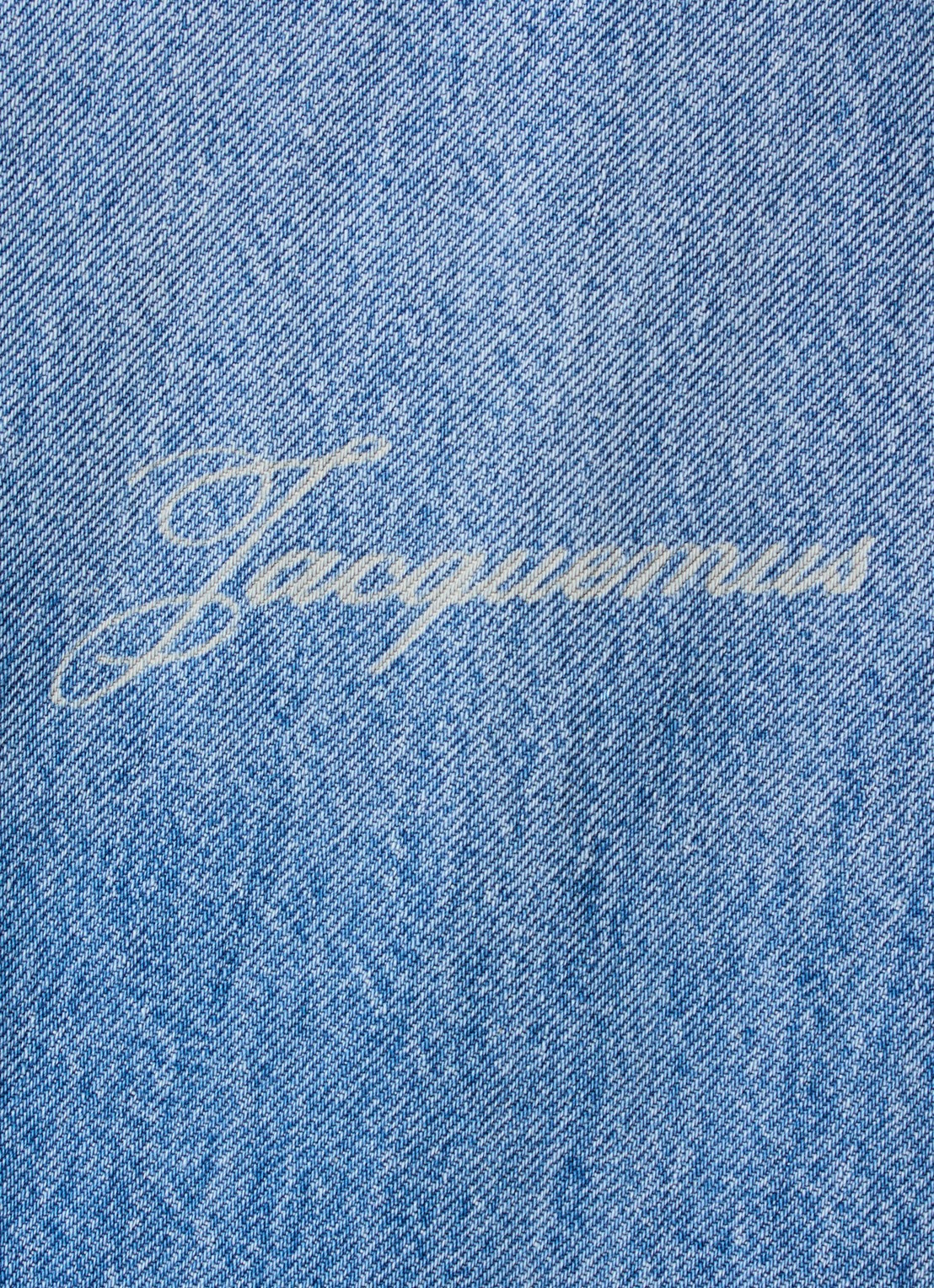 Jacquemus Regular fit overhemd van denim met logo - detail 5 lichtblauw