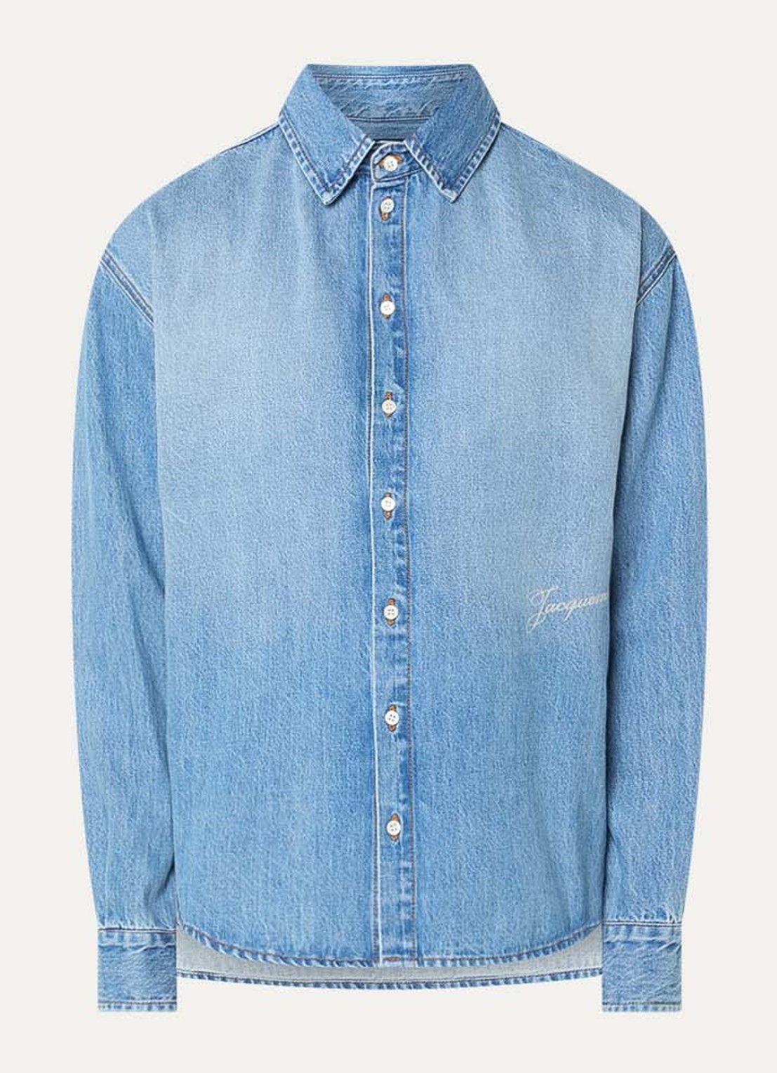 Jacquemus Regular fit overhemd van denim met logo - voorkant 2 lichtblauw