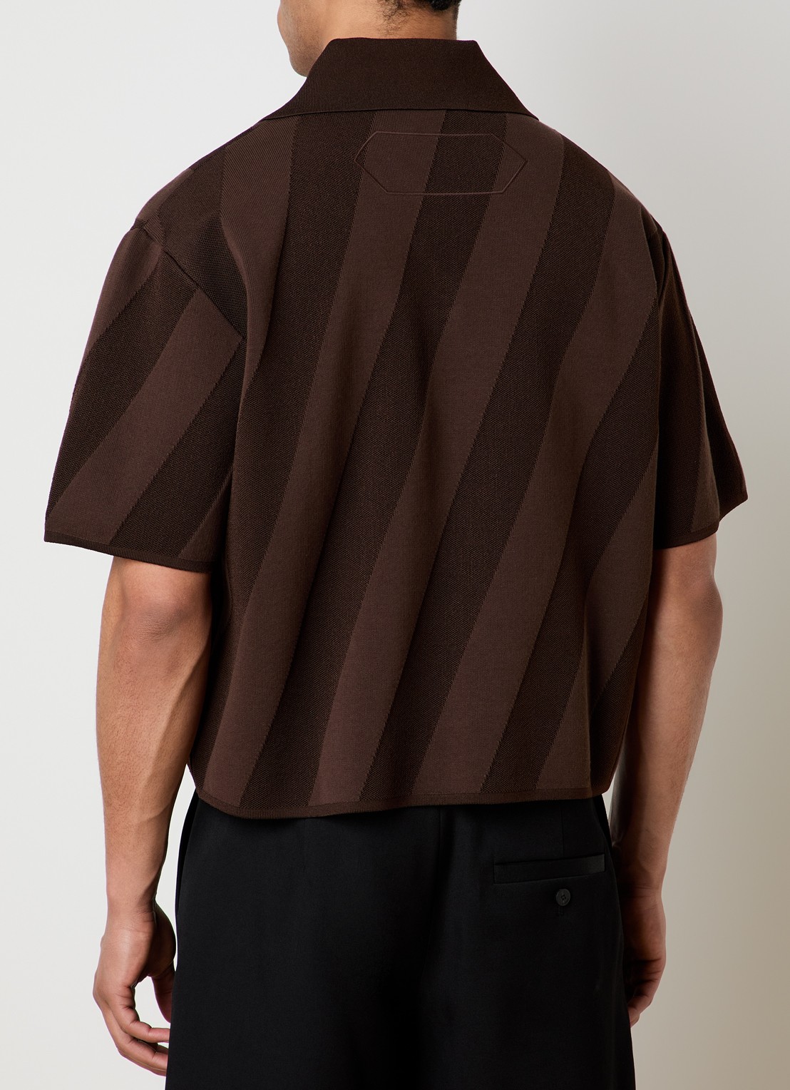 Jacquemus Regular fit polo met streepprint - achterkant 5 donkerbruin