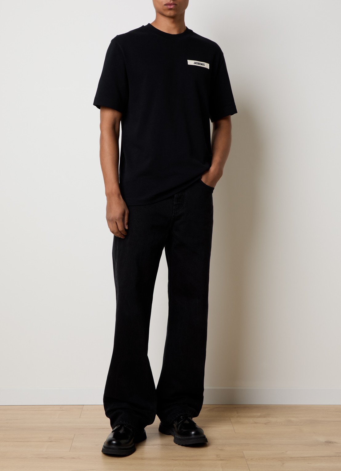 Jacquemus T-shirt met logo - voorkant 2 zwart