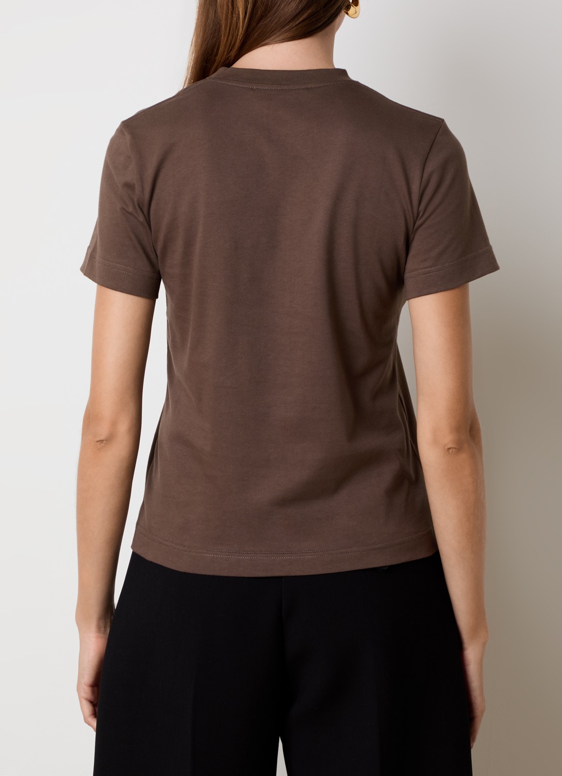 Jacquemus T-shirt met logo - achterkant donkerbruin