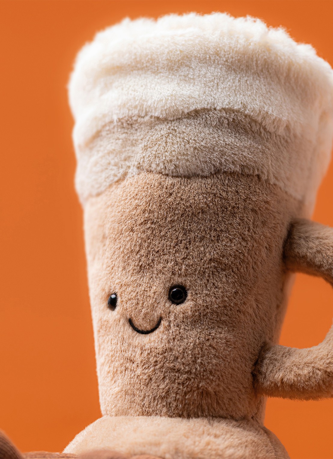Jellycat Amuseables Latte knuffel 18 cm - voorkant 7 bruin