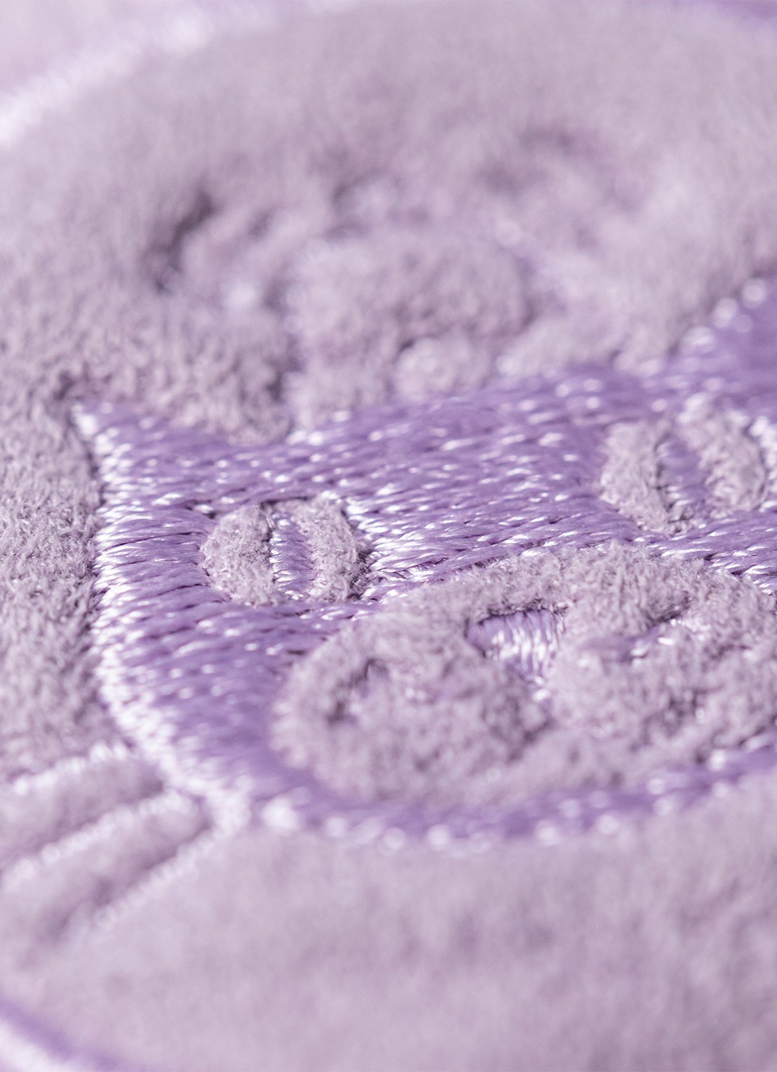 Jellycat Amuseables May Macaron knuffel 12 cm - detail 3 paars