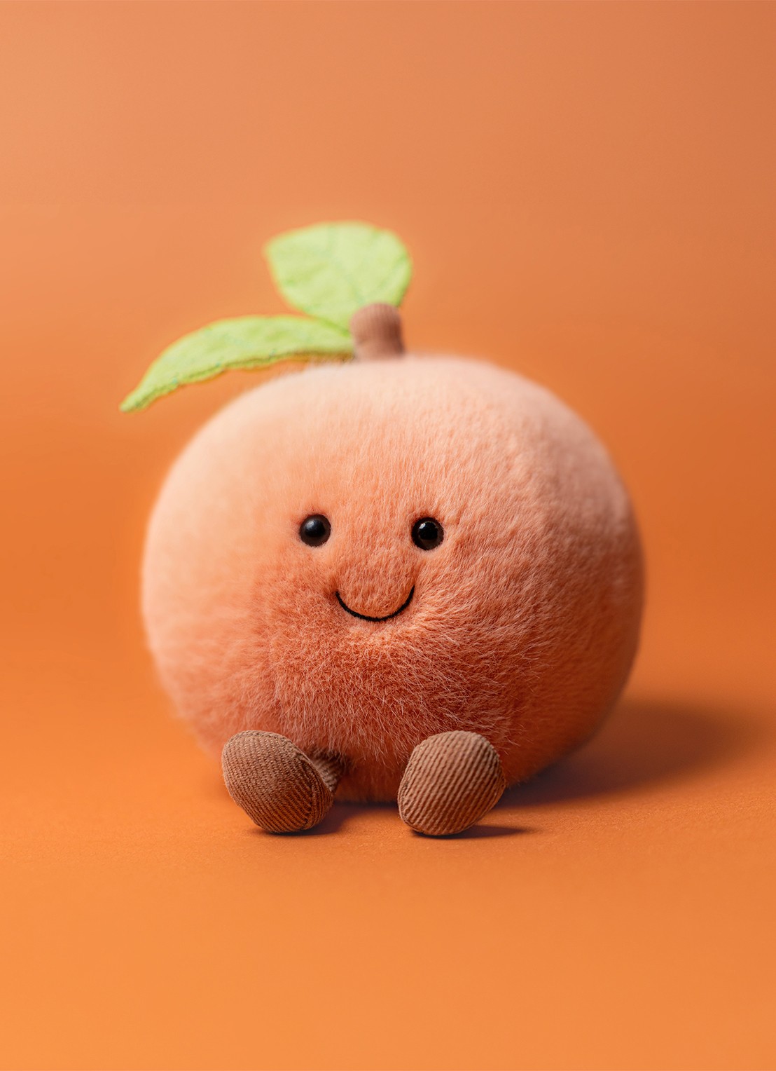 Jellycat Amuseables Peach knuffel 14 cm  - voorkant 5 orange