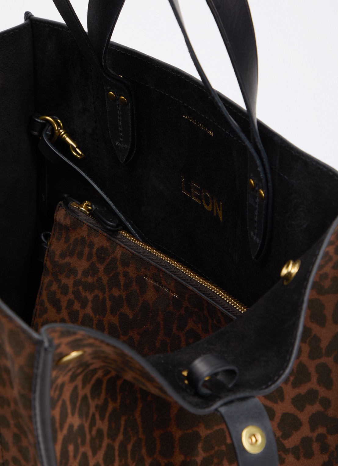Jérôme Dreyfuss Léon M shopper van kalfssuède met uitneembaar etui - detail bruin