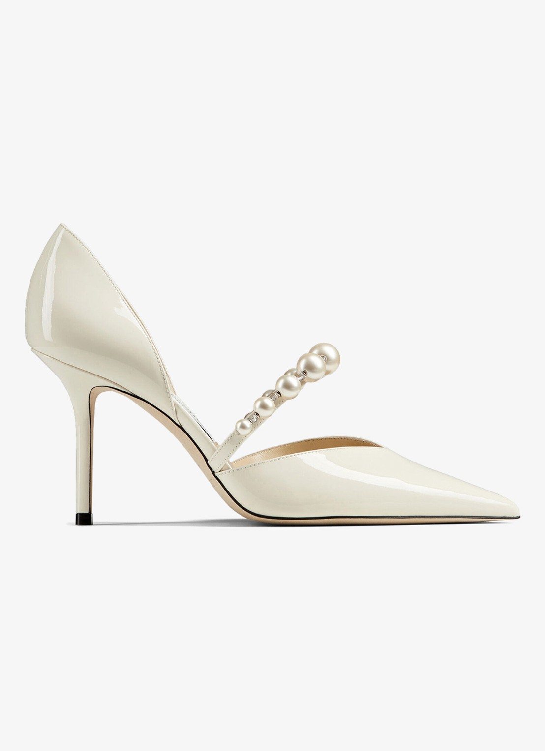Jimmy Choo Aurelie pump van lakleer met kristal - voorkant wit