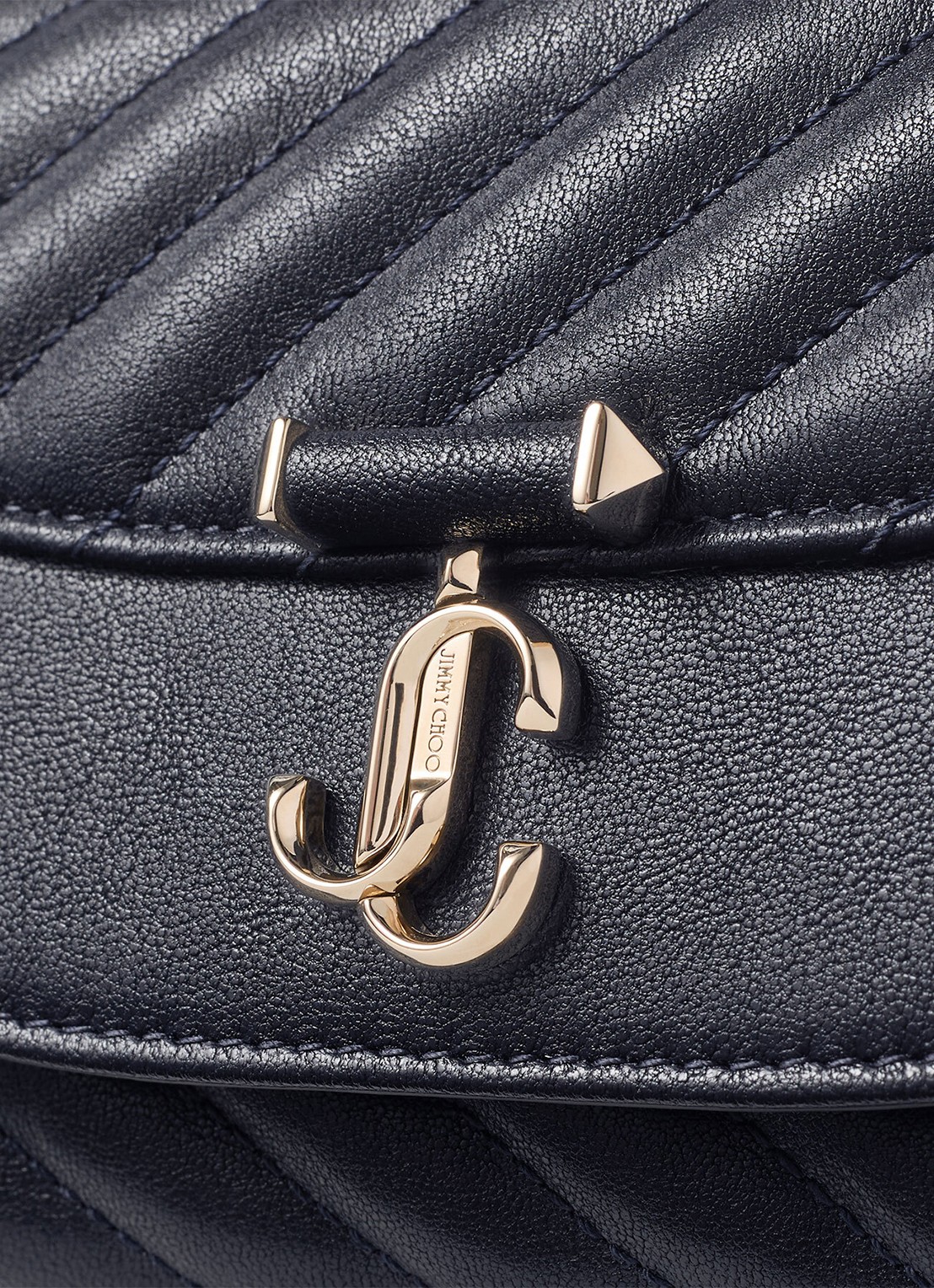 Jimmy Choo Curve S crossbodytas van lamsleer - detail 2 donkerblauw