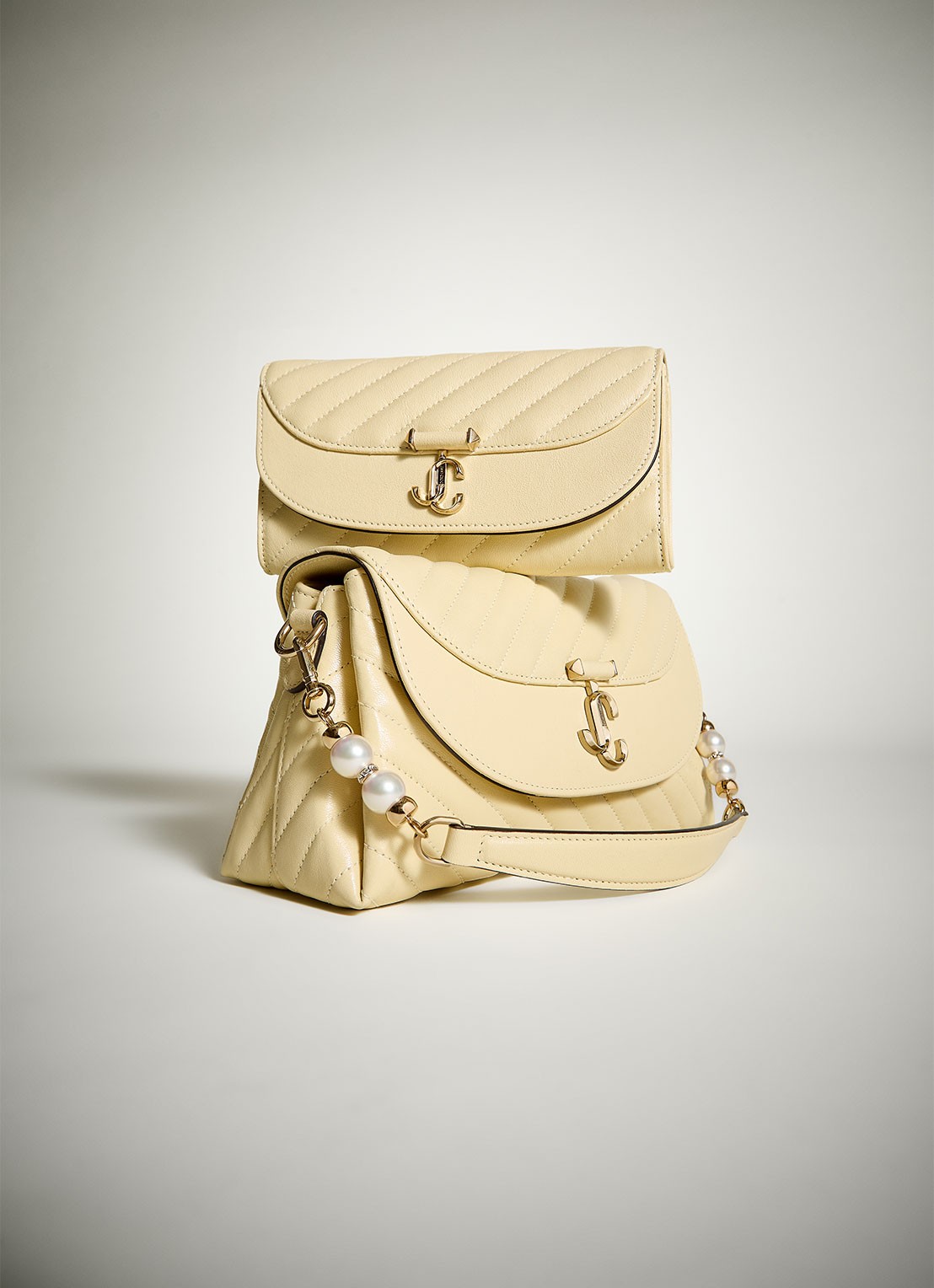 Jimmy Choo Curve S schoudertas van lamsleer - detail 6 donkerbruin