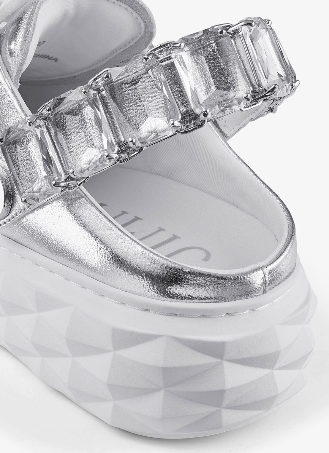 Jimmy Choo Diamond Maxi/Crystal sneaker van schapenleer met metallic finish - detail 2 zilver
