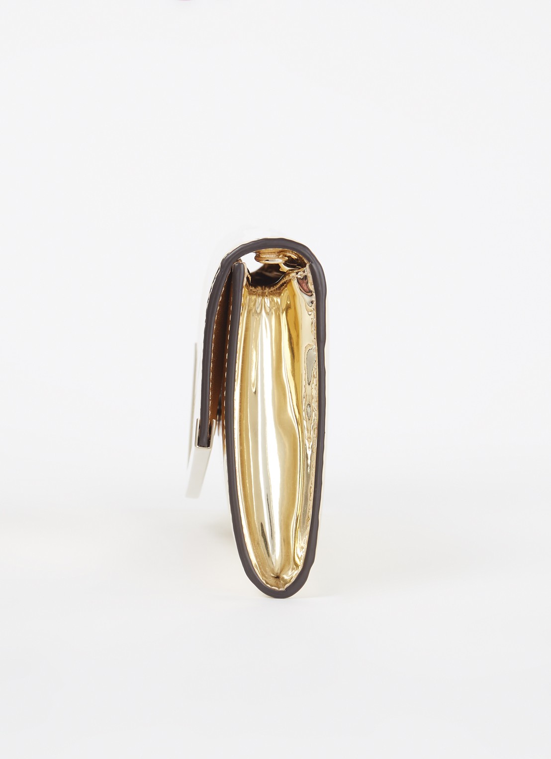 Jimmy Choo Emmie clutch met metallic finish en afneembare schouderriem - detail 3 goud