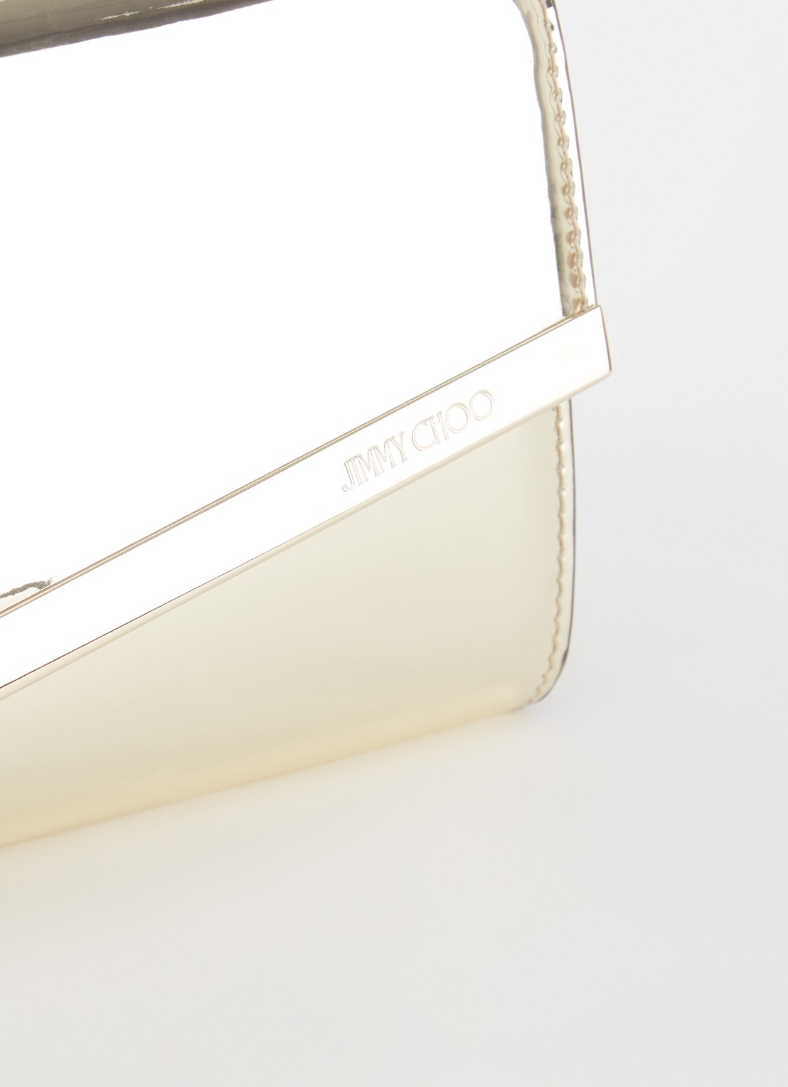 Jimmy Choo Emmie clutch met metallic finish en afneembare schouderriem - detail 4 goud