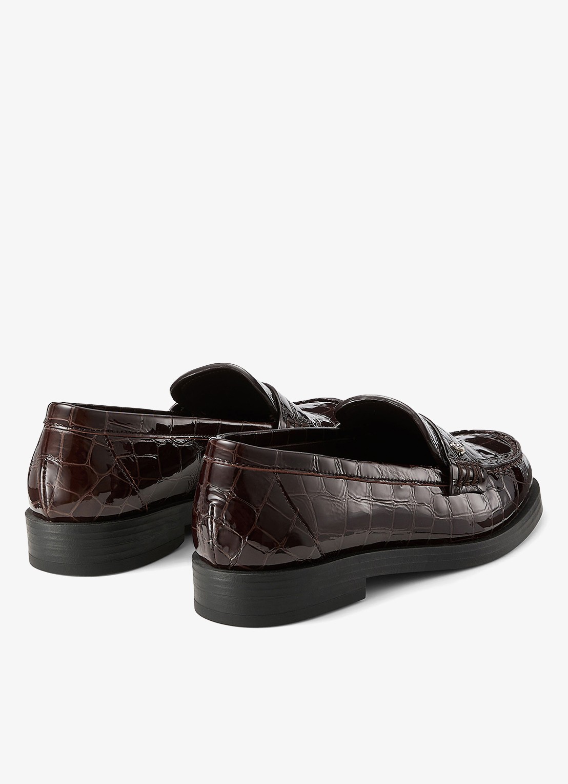 Jimmy Choo Ivy loafer van kalfsleer met crocostructuur - achterkant donkerbruin