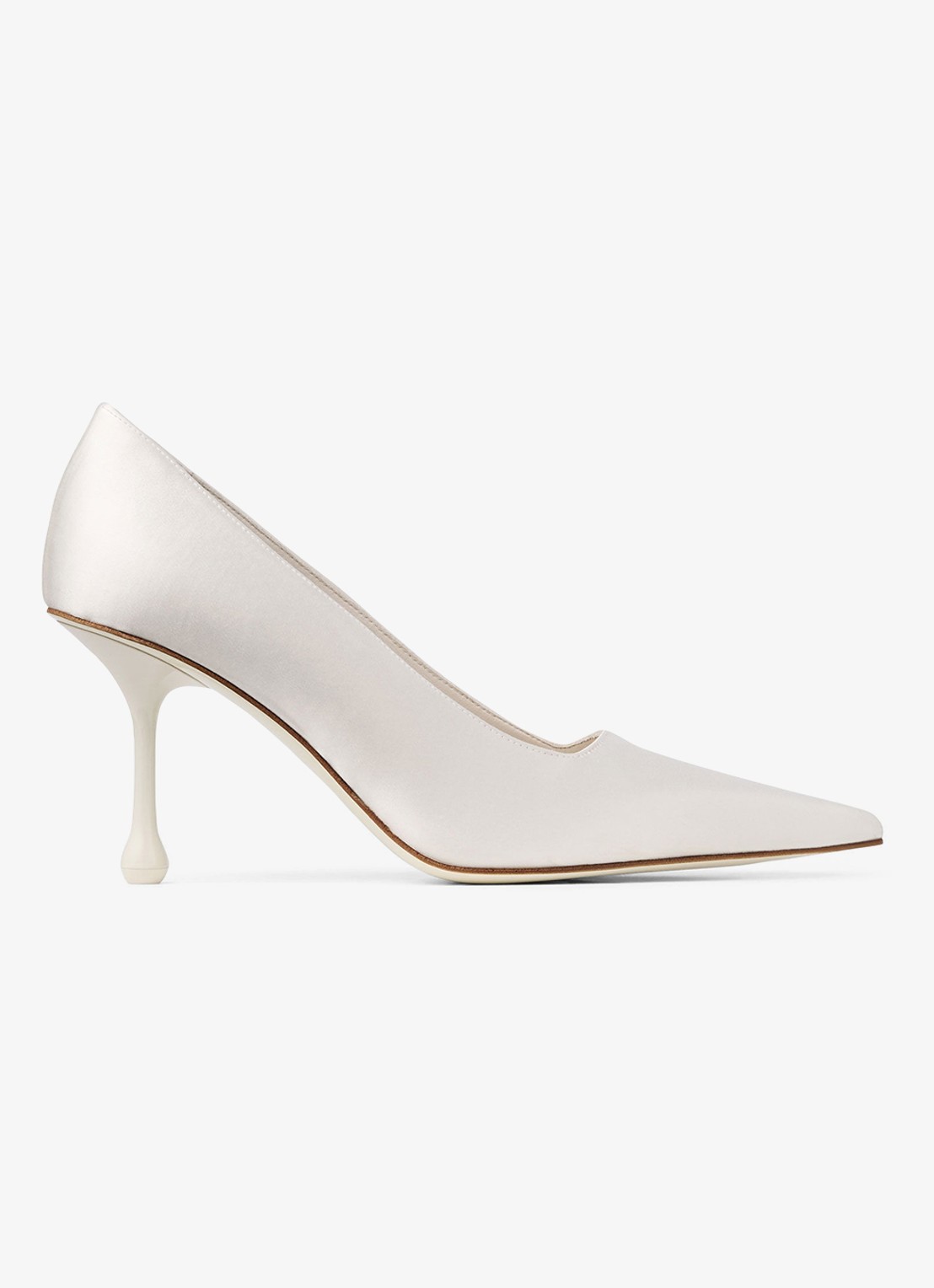 Jimmy Choo Ixia 80 pump van satijn - voorkant 4 gebroken wit
