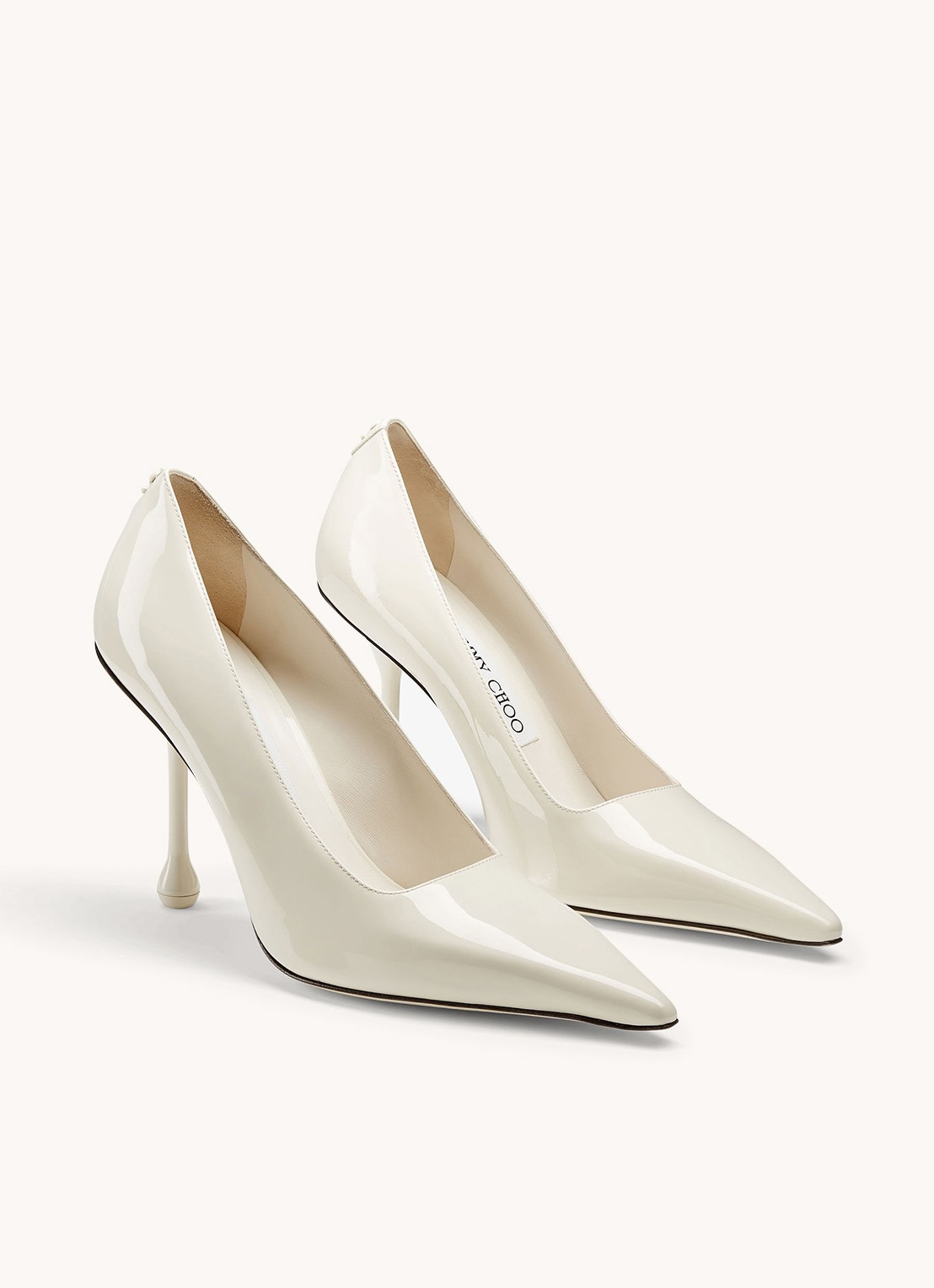 Jimmy Choo Ixia 95 pump van kalfsleer - detail gebroken wit