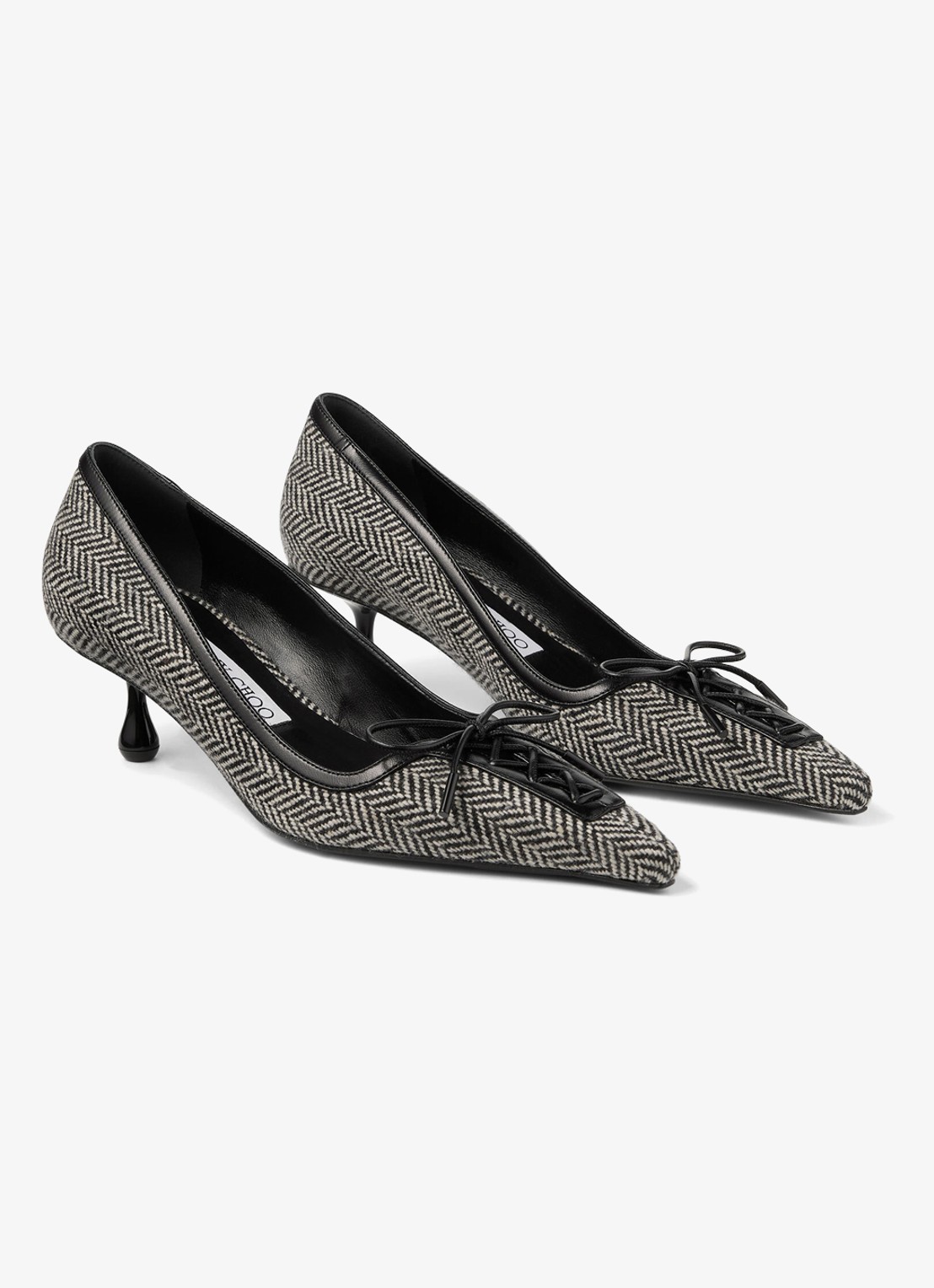 Jimmy Choo Scarlett 50 pump met lamsleren details - voorkant 2 zwart